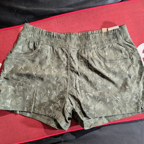 Prana Pants - Prana Halle E Waiste Camo Shorts II‎ Women's Size 12